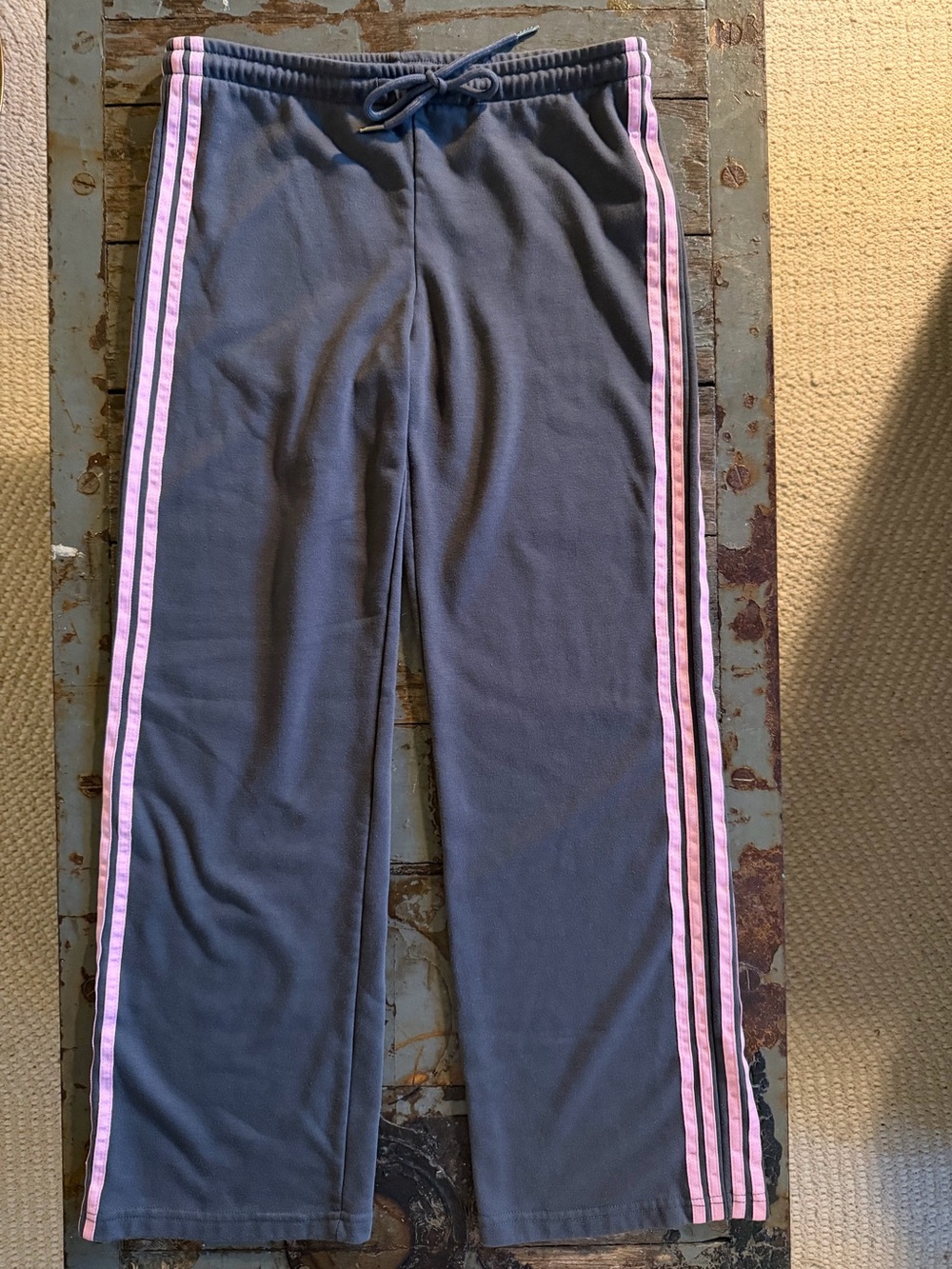 Edikted Averie Contrast Striped Sweatpants